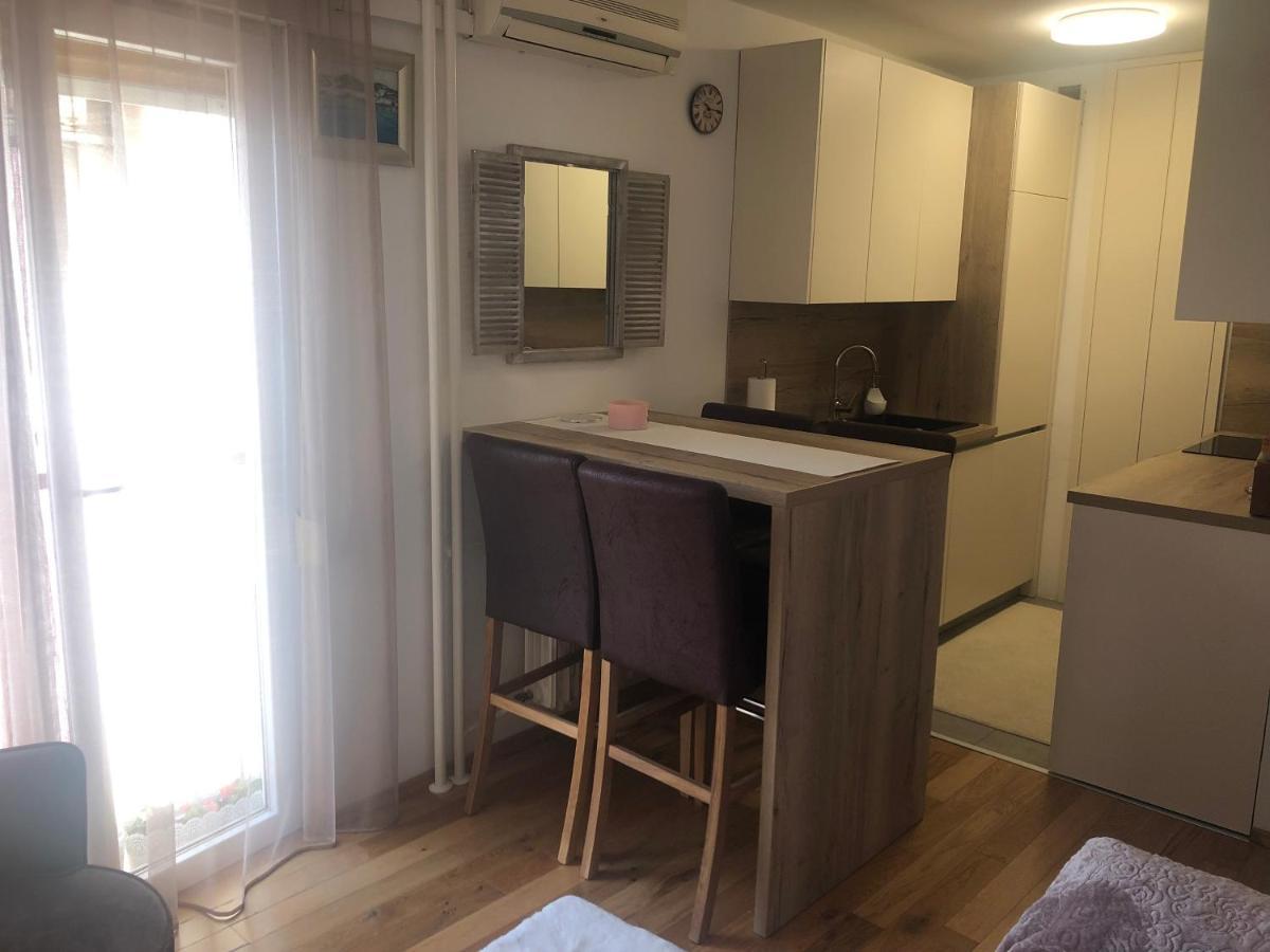 Apartment Ura Rijeka Buitenkant foto